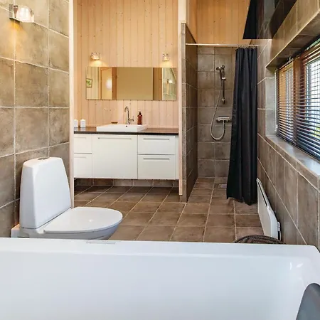 Four-bedroom In Nykobing Sj * Ebbelokke